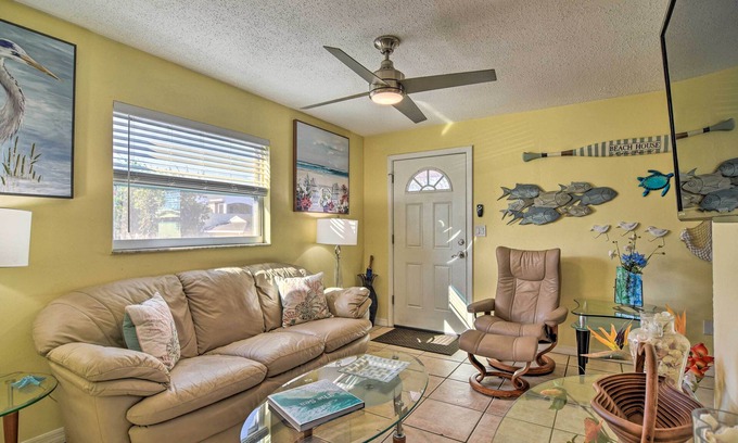 Downtown Dunedin House | Comfy Dunedin Escape: 1 Block to Main Street!