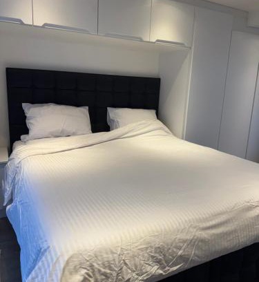 Hacton House | Comfy En-suite King Size room