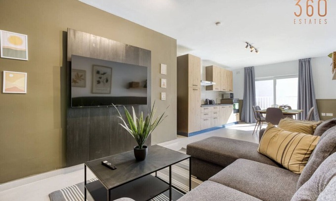 Pieta Apartment | Comfy living in central 2BR home with WIFI & AC
