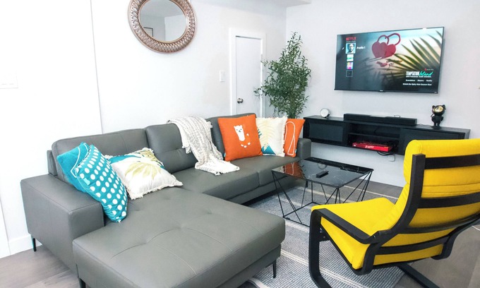 Northeast Edmonton Apartment | Comfy & Modern 2 Bedroom Guest Suite with King Bed