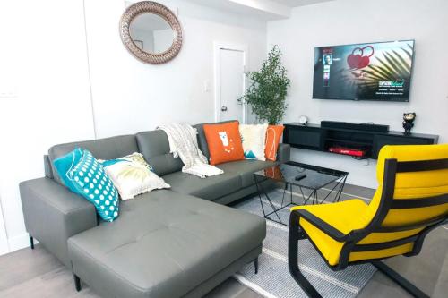 Northeast Edmonton Apartment | Comfy & Modern 2 Bedroom Guest Suite with King Bed