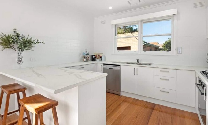 Manifold Heights House | Comfy on Church in the West