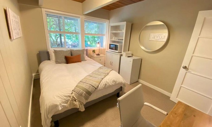 Caulfeild House | Comfy pretty room in Cedar Woods!