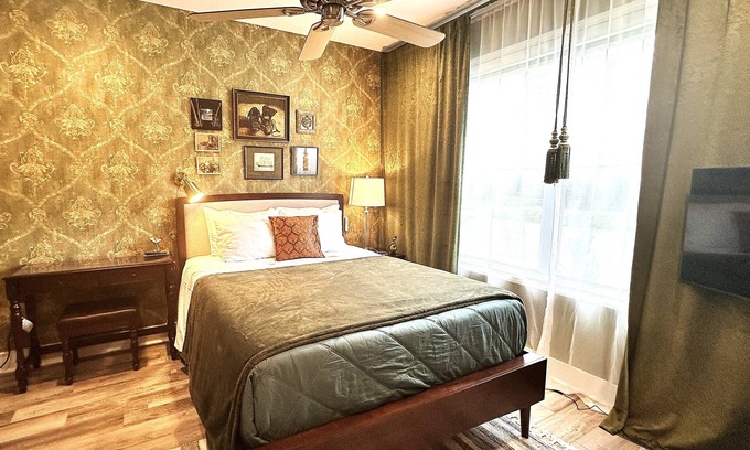 Summerville Historic District House | Comfy Private Room/bathroom in Historic District of Summerville