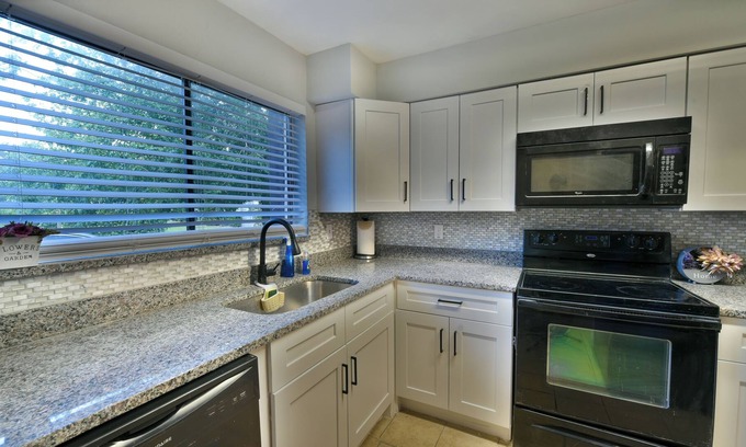 Orlando House | Comfy townhome next to UCF