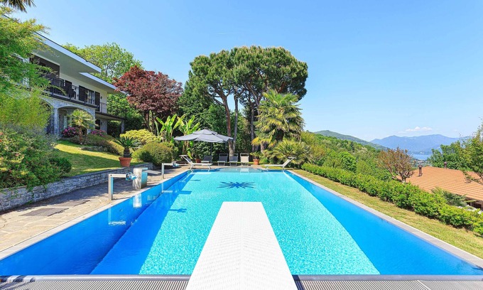 Nebbiuno Villa | Comfy villa with private pool and views over the lake! - Villa Isabella