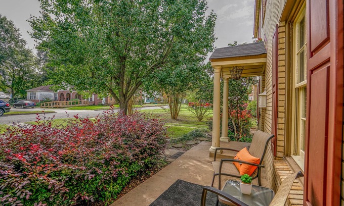 Marshall House | Comfy Whole House Near Downtown and Caddo Lake