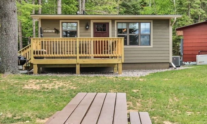 St Germain Cabin | COMING MAY 2026 – COMPLETELY REMODELED 2BD, 1BA LAKEFRONT CABIN ON LOST LAKE