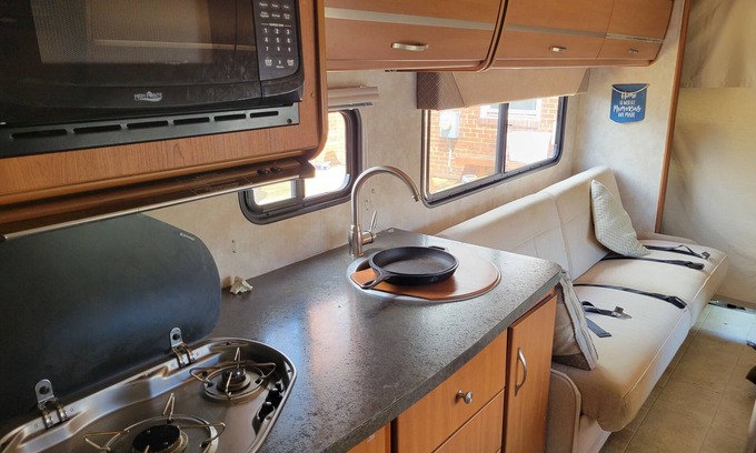 Eisenhower East House | Coming to DC area? Walking distance to Metro