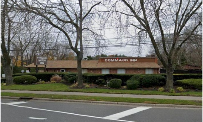 Commack Hotel | Commack Inn