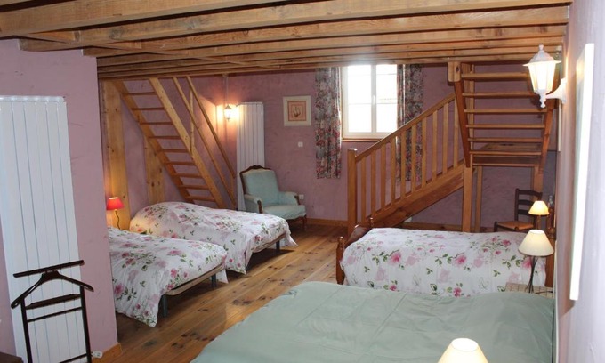 Bourg-le-Comte Bed & Breakfast | COMME UN COQ EN PÂTE