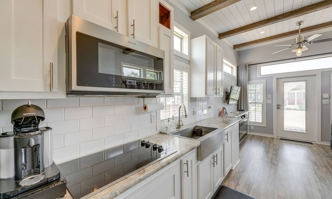 Austin House | Community Pool & Hot Tub: Austin Tiny Home!