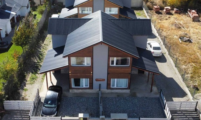 Dina Huapi Cottage | COMPLEJO RAICES PATAGONICAS DUPLEX CALLE LOS PRUNUS