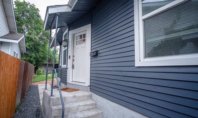 Mahncke Park Apartment | Complete Cozy Stylish 1BR/1BA Near Downtown