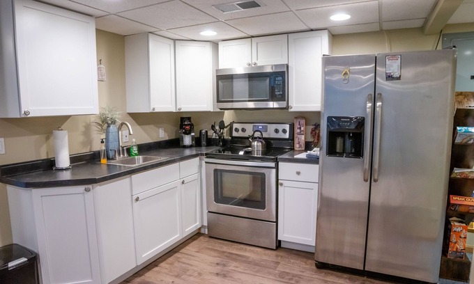 Tomahawk House | Complete serenity on this 5.5 acre modern waterfront property.