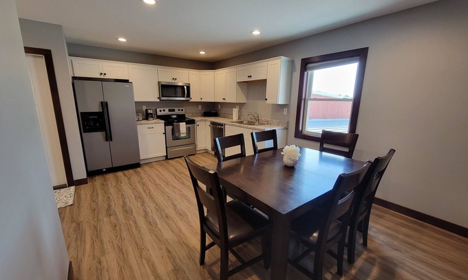 Cascade Apartment | Completely remodeled downtown apartment! 2 large bedrooms!