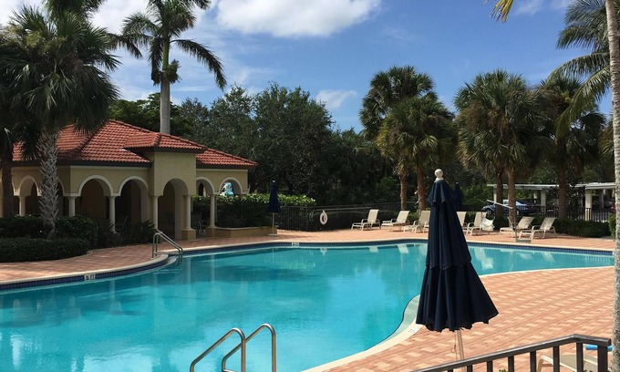 Estero Condo | Completely renovated in fantastic community & location!
