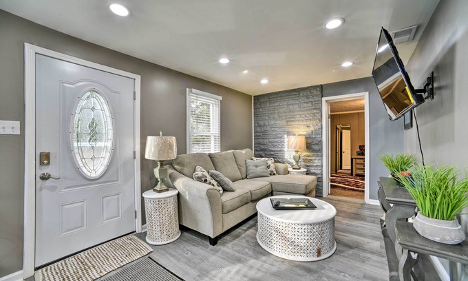 Farmington Hills House | Completely Renovated Escape ~ 1 Mile to Downtown!