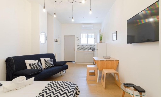 4th Arrondissement House | Complexe Blancarde - 6 studios - 20 pers - Clim Parking