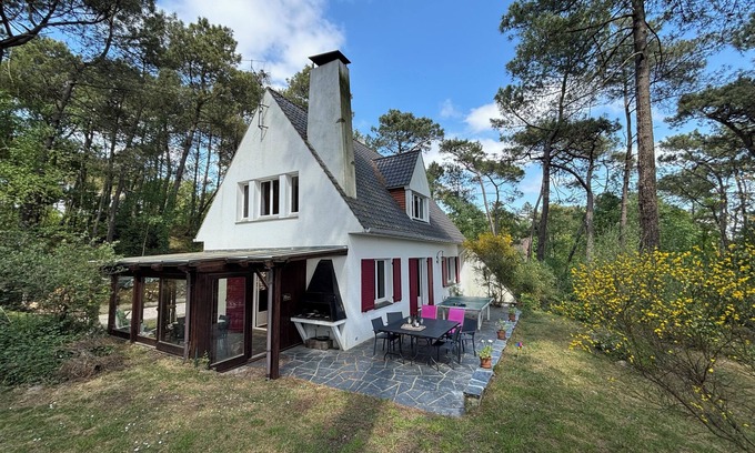 Condette Villa | Condette-Hardelot, spacious villa on a 3000m2 pine forest, adjoining forest