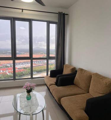 Pelabuhan Klang Apartment | condo for 4 pax at bayuemas klang