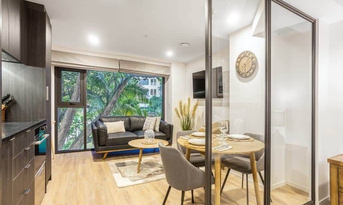 Newton Condo | Condo in Queen St CBD w Pool and Gym Zodiak Stays