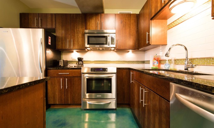 Financial District Condo | Condo in the heart of downtown Austin.- 8th street-