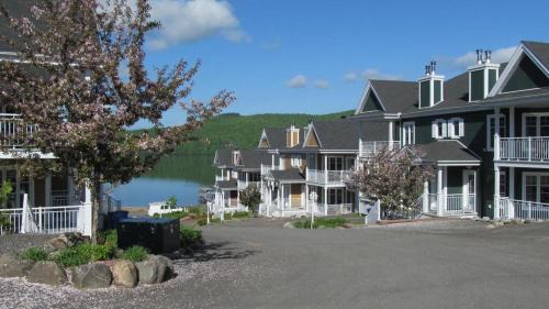 Saint Donat Apartment | Condo Lac Archambault 295