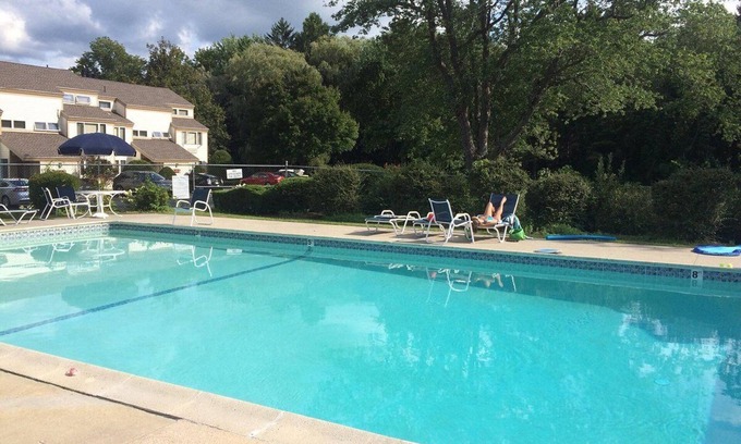 Lenox Condo | Condo with Resort Amenities in Lenox