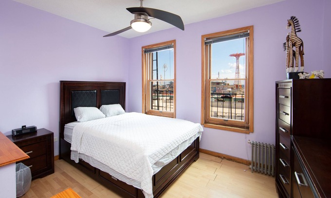 Brooklyn Apartment | CONEY ISLAND RESORT BEACH VACATION