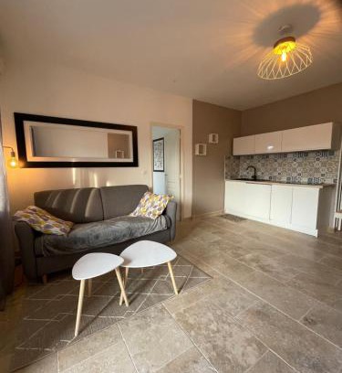 Villeneuve-Loubet Apartment | CONFORTABLE T2, PARKING PRIVE dans RESIDENCE SECURISEE