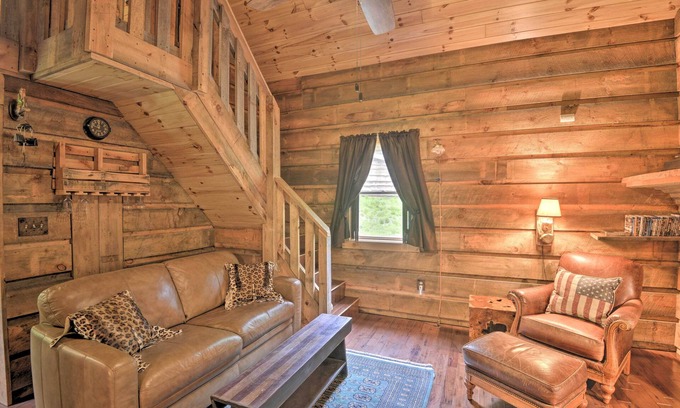 Bernhards Bay Cottage | Constantia Cabin Escape > 2 Mi to Lake Oneida