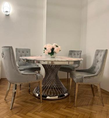 Powisle Apartment | Constitution Corner