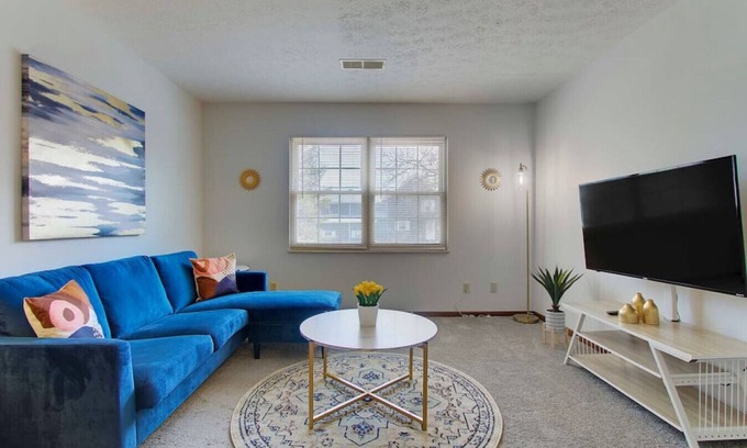 North Canton Apartment | Contemporary 1 BD | Near Hall of Fame & Airport
