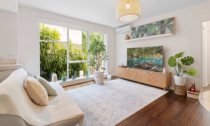 Prahran Apartment | Contemporary 1-Bed Unit Near Chapel St
