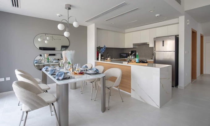 Dubai Villa | Contemporary 3BR Maid's Room Villa w Backyard!