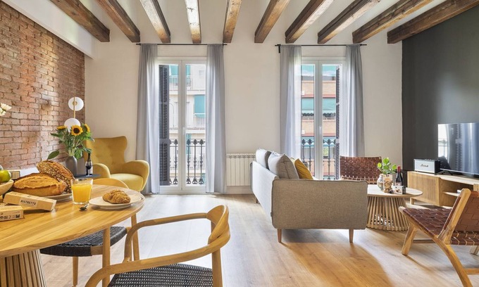 el Fort Pienc Apartment | Contemporary APT steps to Arc de Triomf-Born