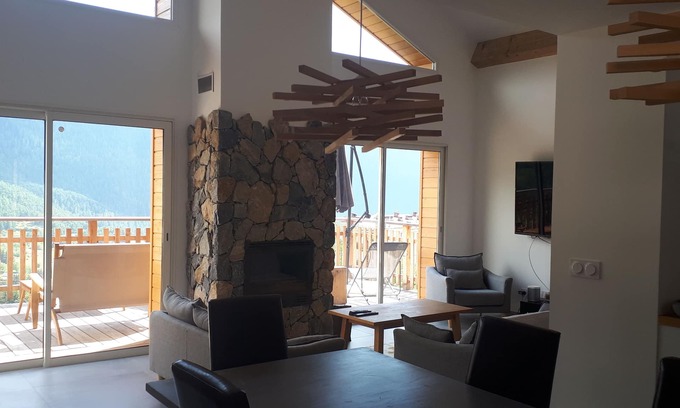Saint-Dalmas Ski Chalet | Contemporary family chalet 2 minutes from "La Colmiane" ski resort