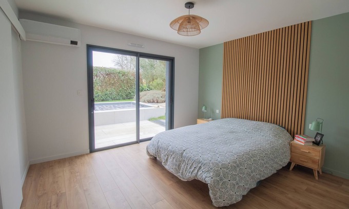 Prinquiau House | Contemporary family home with outdoor pool and garden