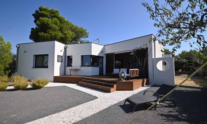 Villarzel-Cabardes Villa | Contemporary villa with breathtaking views