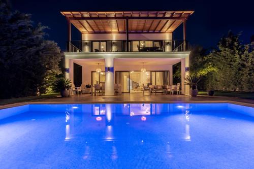 Yalikavak Villa | Contemporary Luxury Villa in Yalıkavak Center