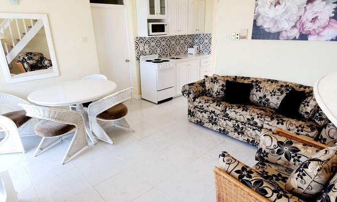 St.Bran's Burg Apartment | Contemporary Ocean View One-Bedroom Suite