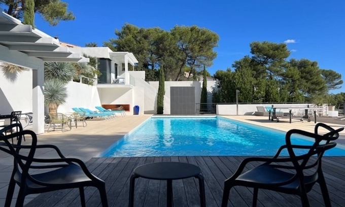Peypin Villa | Contemporary villa in Peypin, near Aix-en-Provence and Cassis