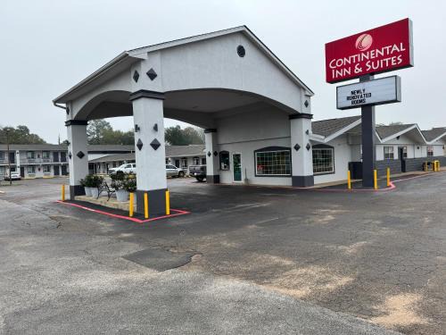 Nacogdoches Hotel | Continental Inn and Suites Nacogdoches TX SFA University Downtown