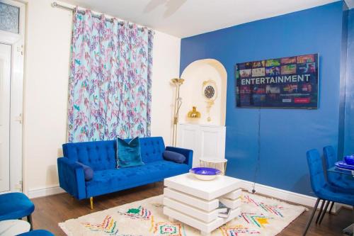 Wakefield House | Contractors 4bed Sleeps8 Groups Spacious Parking WIFI SmartTV