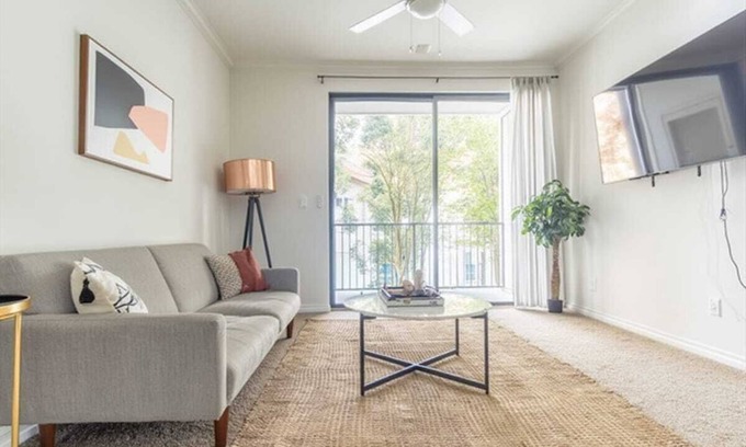 Valley Ranch Apartment | Convenient 1BR King Suite Pool, Gym & Parking 03