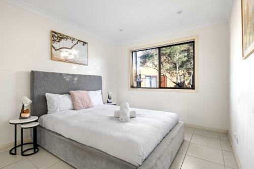 Liverpool House | Convenient 2BR Nest in Liverpool - Stay with Ease