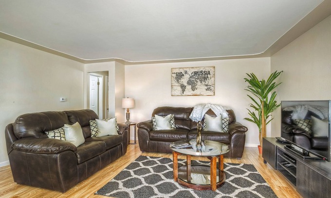 Edgewater Apartment | Convenient Access To Denver