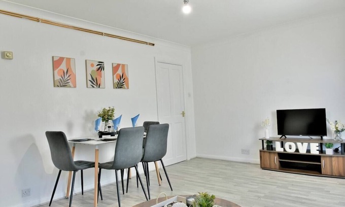 Reading Apartment | Convenient Accommodation near Reading University
