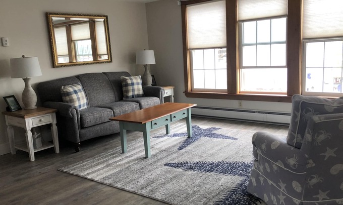 Boothbay Harbor Apartment | Convenient Downtown Location w/Harbor View